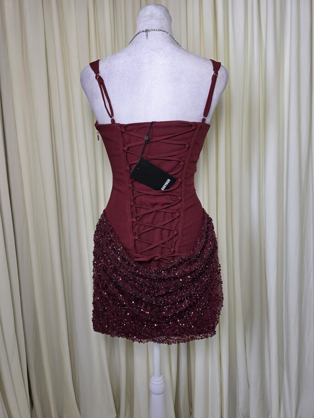 Minivestido Yeona - Borgoña BABYBOO FASHION NWT $241 - Picture 15 of 16